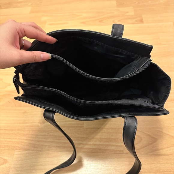 Enzo Angiolini Shoulder Bag - Picture 3 of 6